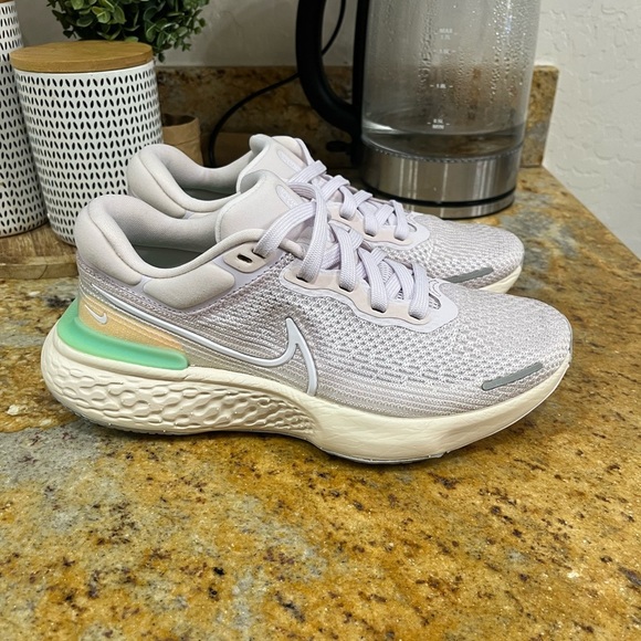 Nike Shoes - Nike ZoomX Invincible run Flyknit size 7.5